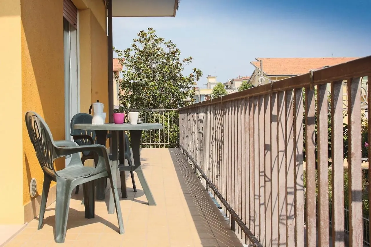 شقة Appartamento Azalea - Affitti Brevi Italia إيطاليا